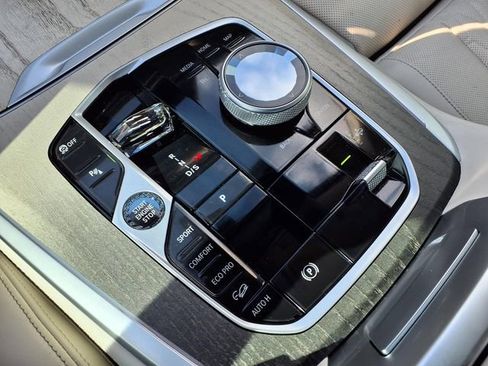 Used 2025 BMW X7 xDrive40i w/ Executive Package AWD/4WD image 12