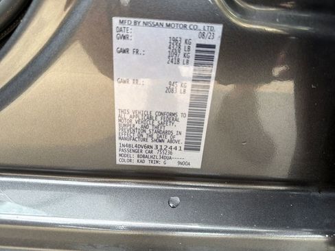 Used 2024 Nissan Altima 2.5 SV FWD image 32