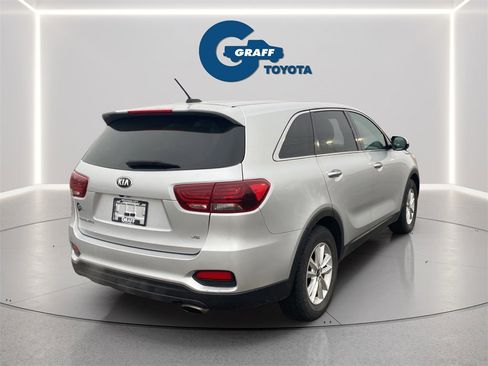Used 2020 Kia Sorento LX image 16