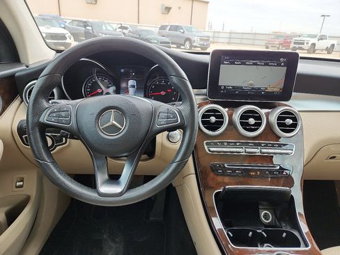 Used 2018 Mercedes-Benz GLC 300 image 10