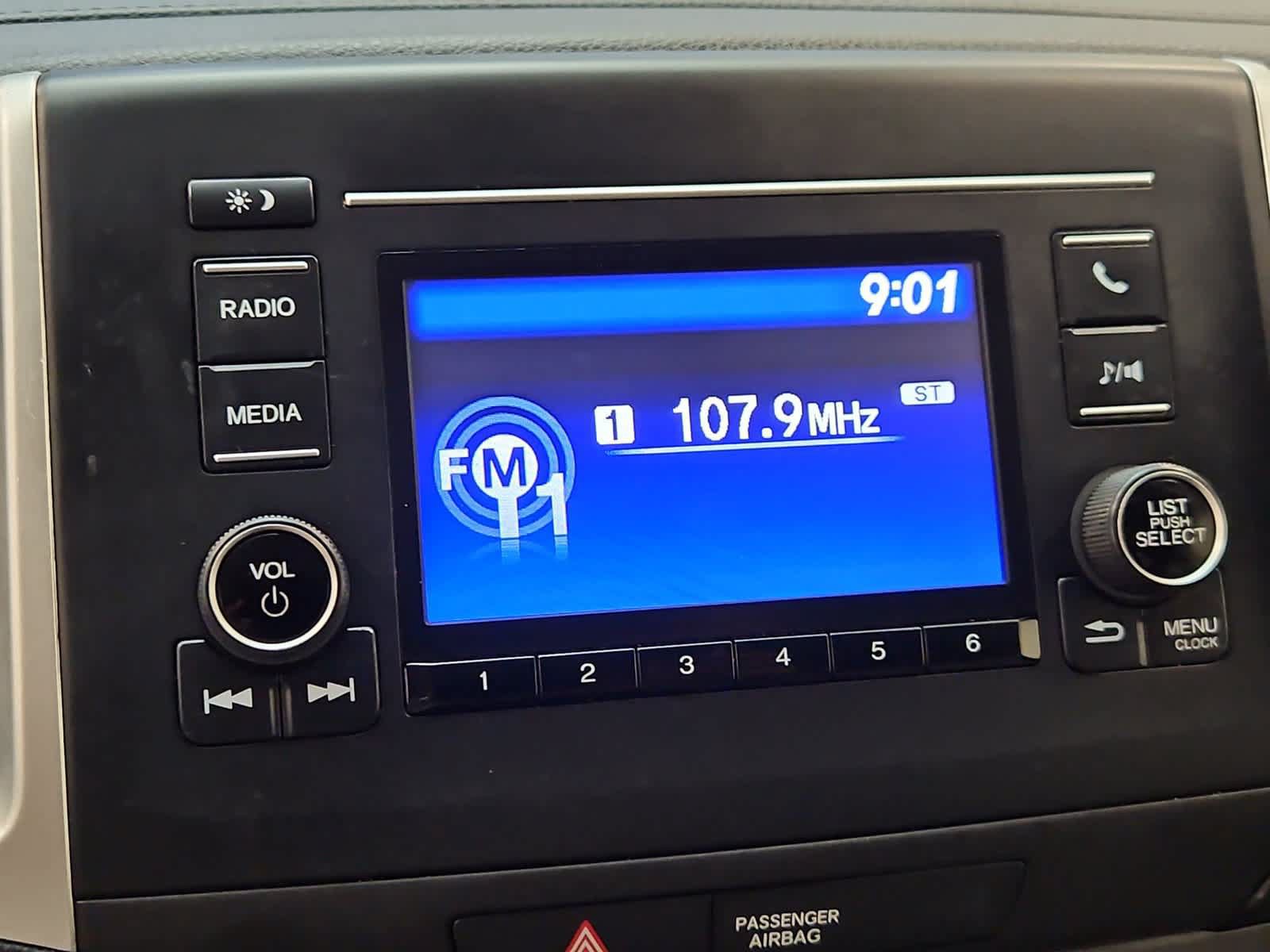 Used 2019 Honda Pilot LX image 4