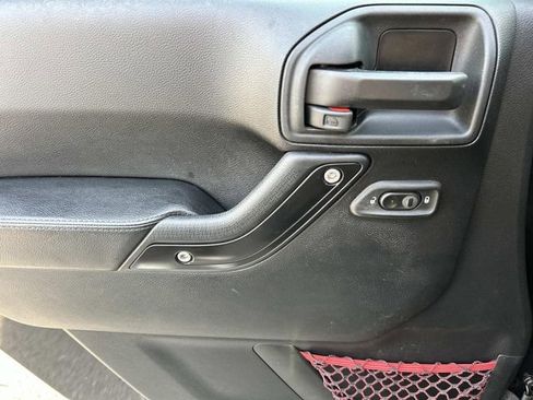 Used 2017 Jeep Wrangler Unlimited Rubicon image 29