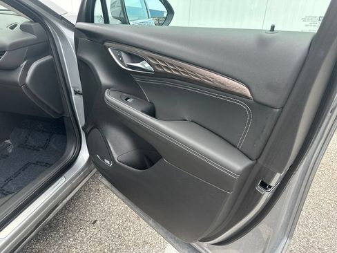 Used 2023 Buick Envision Avenir AWD/4WD image 31