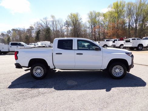 Used 2023 Chevrolet Colorado W/T image 9