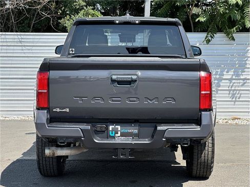 Used 2024 Toyota Tacoma SR5 AWD/4WD image 11