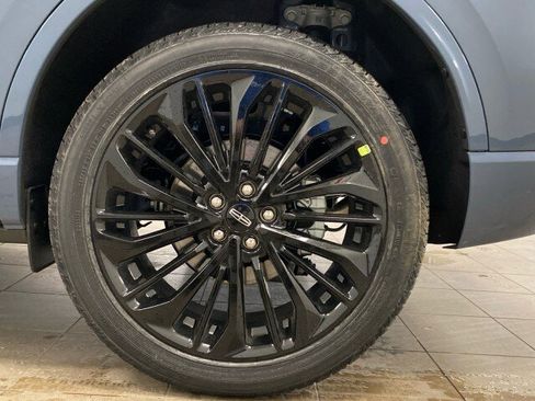 New 2025 Lincoln Corsair Reserve w/ Jet Appearance Package image 24