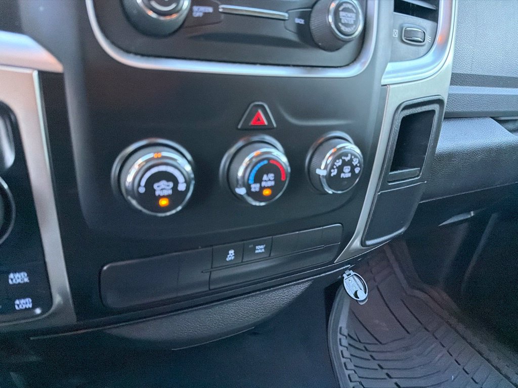 Used 2019 RAM 1500 Classic SLT AWD/4WD image 41
