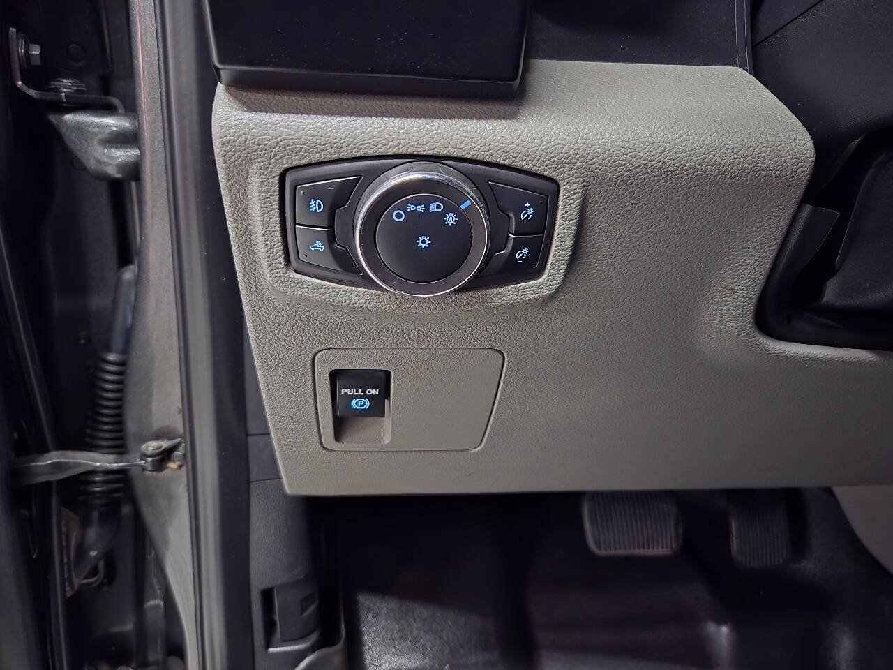 Used 2019 Ford F150 XL w/ Equipment Group 101A Mid AWD/4WD image 9