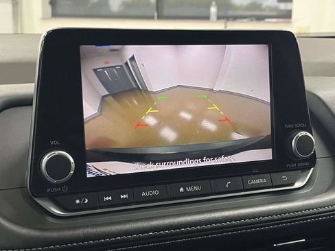 Used 2023 Nissan Rogue S FWD image 33