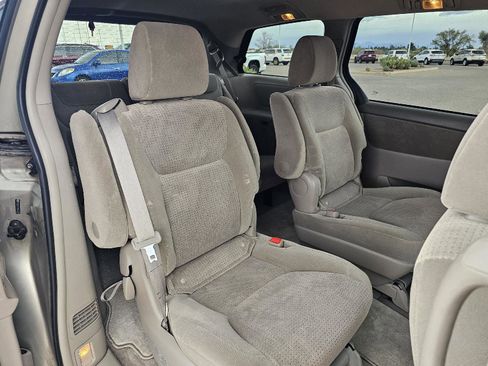Used 2009 Toyota Sienna LE image 16