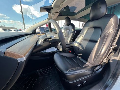 Used 2021 Tesla Model 3 Standard Range Plus image 12