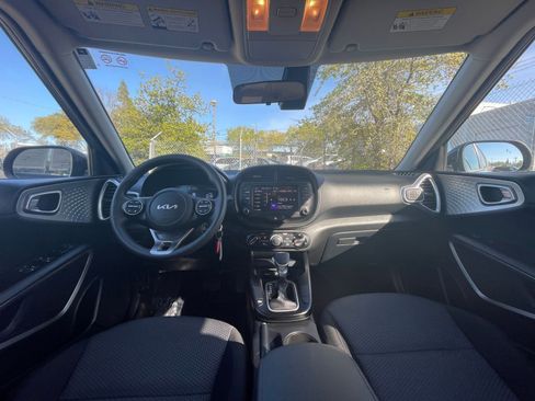 Used 2025 Kia Soul LX w/ LX Technology Package image 31