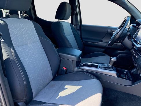 Used 2023 Toyota Tacoma TRD Off-Road image 25