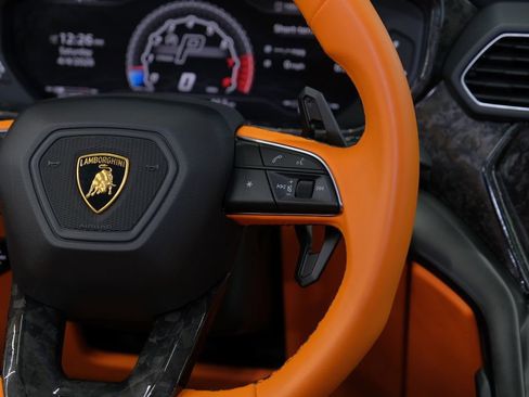 Used 2021 Lamborghini Urus image 64