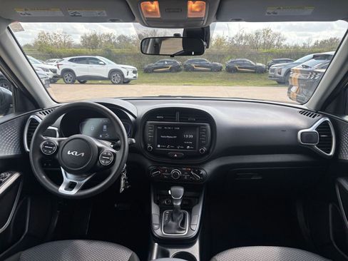 Used 2025 Kia Soul LX w/ LX Technology Package image 31