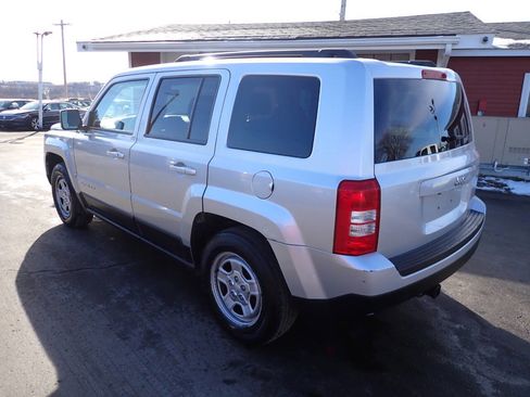 Used 2014 Jeep Patriot Sport w/ Power Value Group image 4