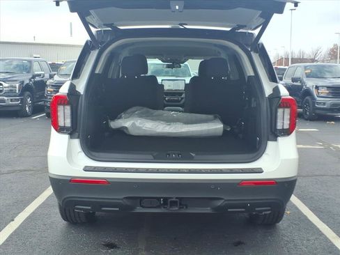 Used 2026 Ford Explorer Active AWD/4WD image 7