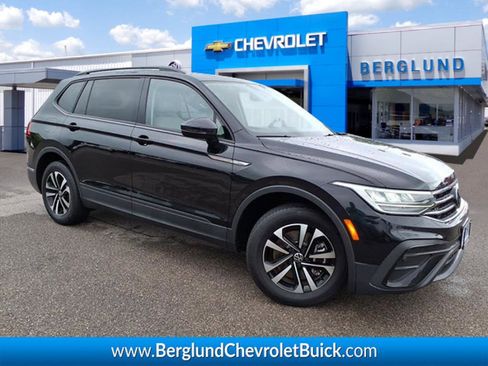 Used 2023 Volkswagen Tiguan S w/ Driver Assistance Package FWD image 1