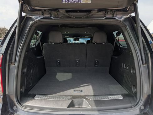 Used 2023 Chevrolet Suburban Premier image 12