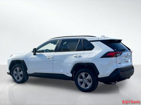 Certified 2025 Toyota RAV4 LE AWD/4WD image 5