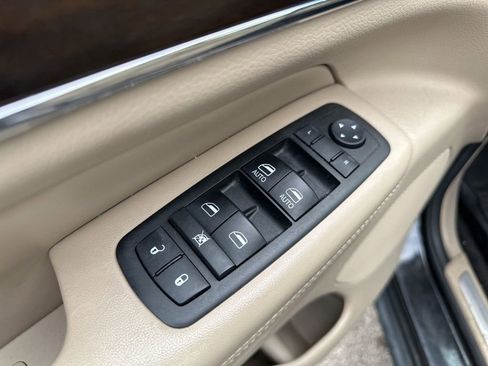 Used 2014 Jeep Grand Cherokee Limited w/ Trailer Tow Group IV AWD/4WD image 18