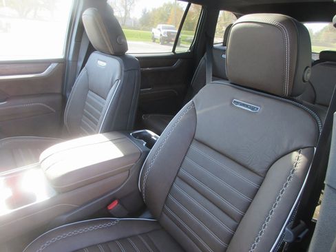 New 2026 GMC Acadia Denali Ultimate image 13