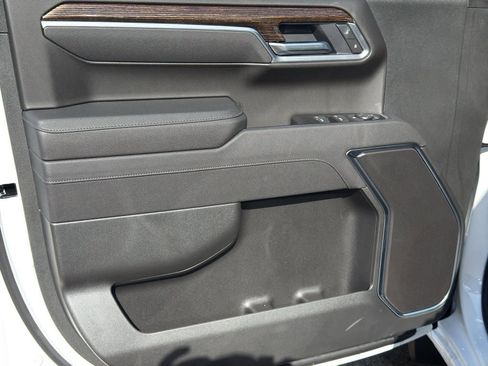 New 2026 GMC Sierra 1500 SLE image 10