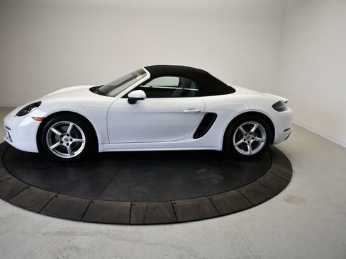 Certified 2024 Porsche 718 Boxster RWD image 2