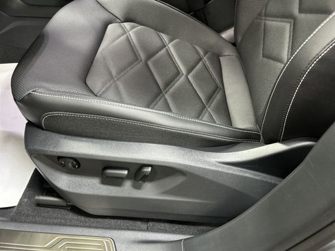 New 2025 Volkswagen Atlas SE image 11