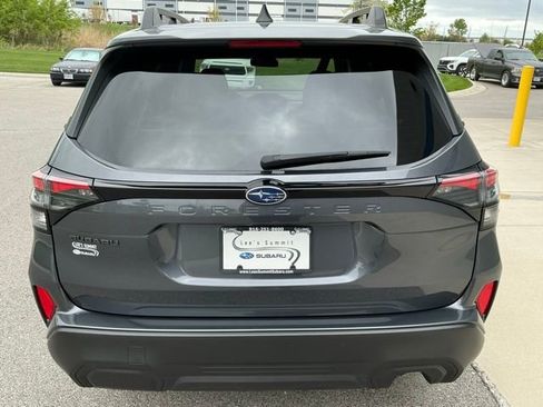 Used 2025 Subaru Forester Premium AWD/4WD image 3