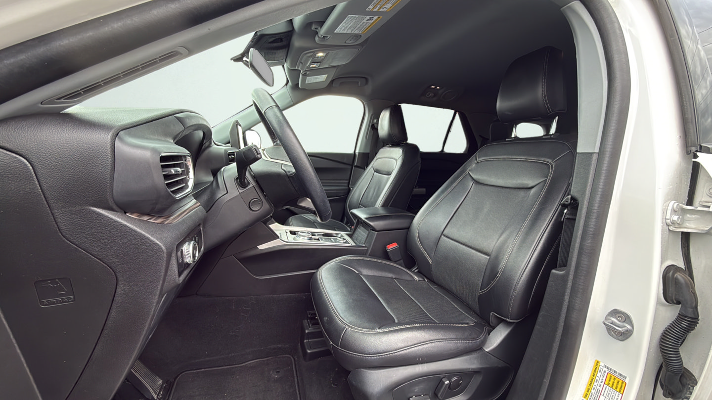 Used 2022 Ford Explorer Limited w/ Limited Technology Package AWD/4WD image 9