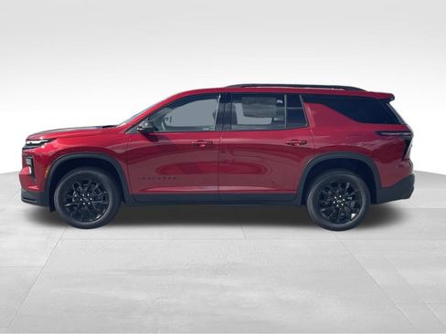 Used 2026 Chevrolet Traverse LT w/ Midnight/Sport Edition FWD image 7