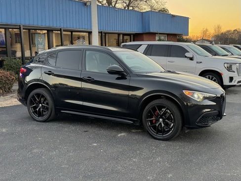 Used 2020 Alfa Romeo Stelvio Ti Sport w/ Quick Order Package 22S Sport image 8