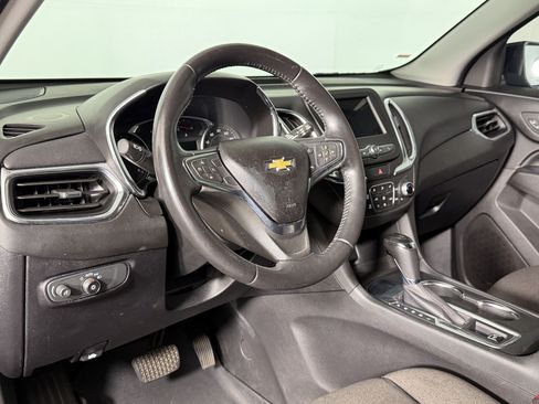 Used 2019 Chevrolet Equinox LT FWD image 3