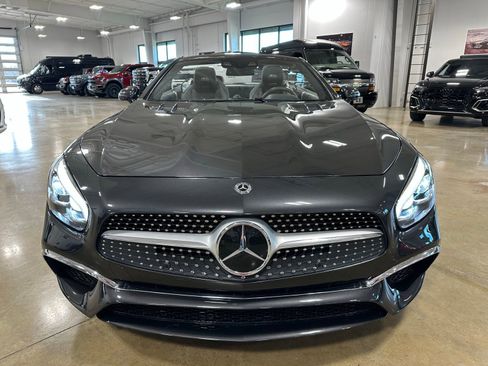 Used 2020 Mercedes-Benz SL 550 image 3