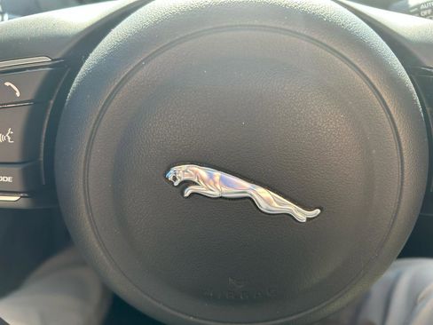 Used 2018 Jaguar XE image 21