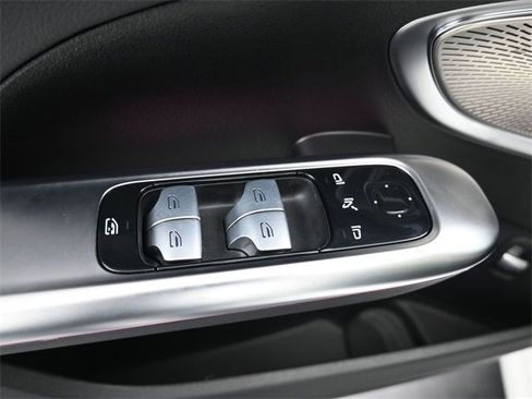 Used 2025 Mercedes-Benz C 300 Sedan image 13