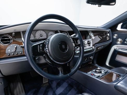 Used 2018 Rolls-Royce Ghost RWD image 11