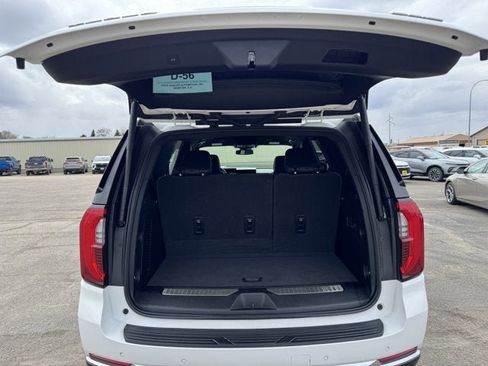 Used 2025 GMC Yukon Denali AWD/4WD image 10