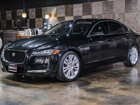 Used 2020 Jaguar XF Prestige RWD image 7