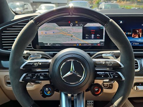 Used 2025 Mercedes-Benz GLS 63 AMG 4MATIC image 20
