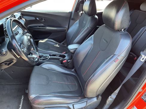 Used 2019 Hyundai Veloster 2.0 Premium image 12