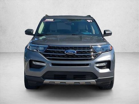 Used 2021 Ford Explorer XLT w/ Equipment Group 202A RWD image 10
