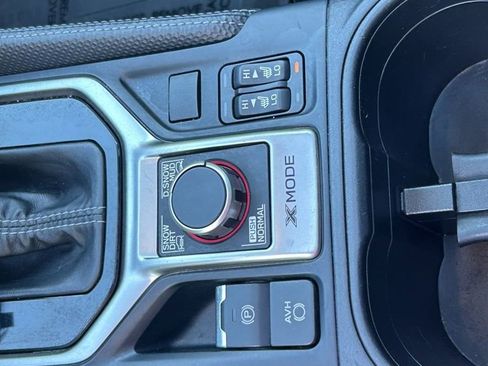 Used 2020 Subaru Forester Limited image 22