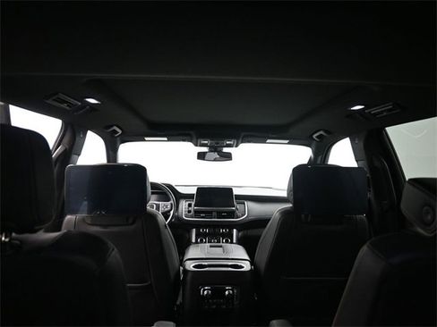 Used 2022 GMC Yukon SLT w/ SLT Luxury Package image 19