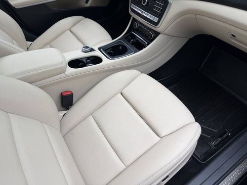 Used 2019 Mercedes-Benz GLA 250 4MATIC image 26