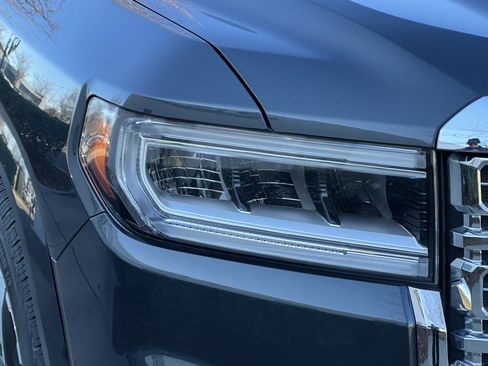 Used 2021 GMC Acadia Denali w/ Denali Technology Package image 11