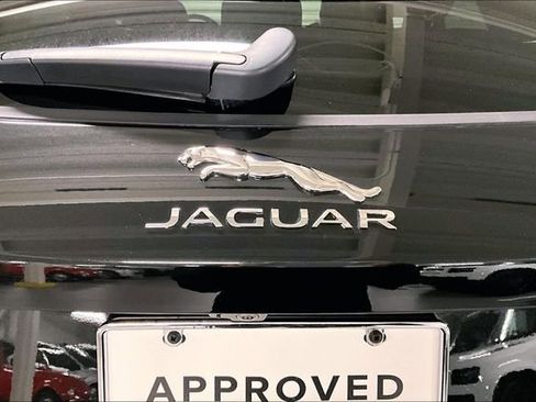 Certified 2025 Jaguar F-PACE R-Dynamic S image 7