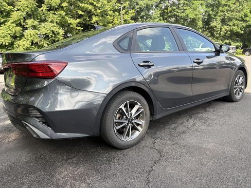 Used 2023 Kia Forte LXS w/ LXS Technology Package FWD image 3