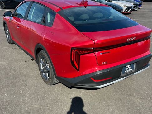 Used 2025 Kia K4 LXS image 6